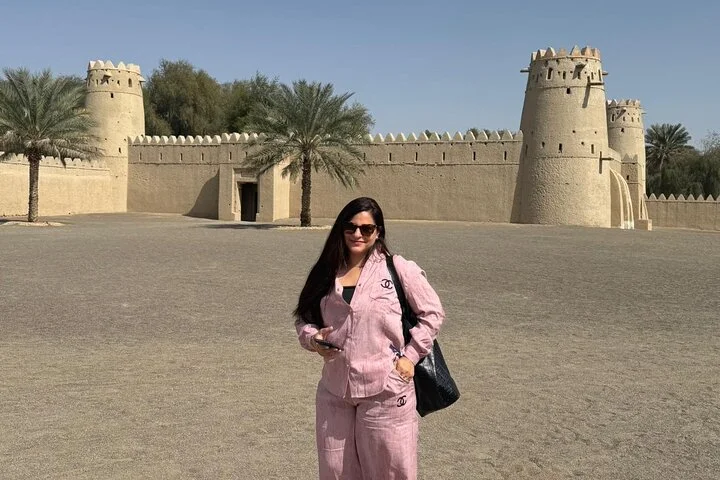 Al Ain City Tour: Camel Market, Oasis & Forts