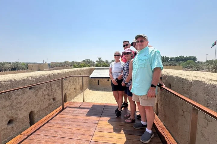 Al Ain City Tour: Camel Market, Oasis & Forts