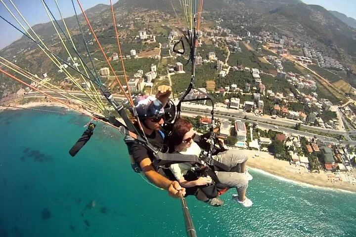 Alanya Paragliding and City Tour with Round Transfer from Antalya