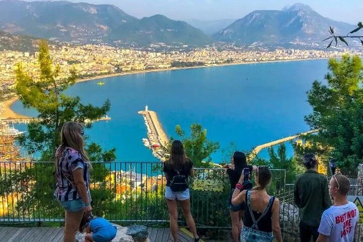 Alanya Paragliding and City Tour with Round Transfer from Antalya