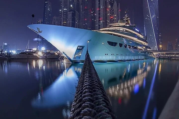 Amazing Dubai Marina Luxury Yacht & Breakfast