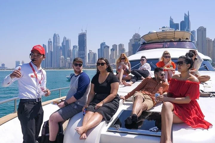 Amazing Dubai Marina Luxury Yacht & Breakfast