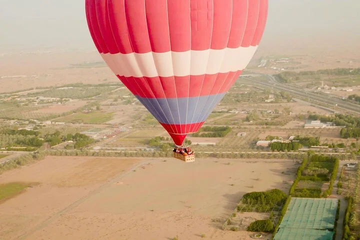 Amazing Hot Air Balloon With Beautiful Desert Sunrise View