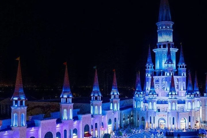 Antalya & Kemer: Land of Legends Night Show with Shopping