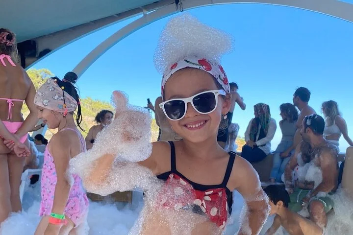 Antalya / Kemer : Mega Star Party Boat Trip w/ Lunch & Transfer