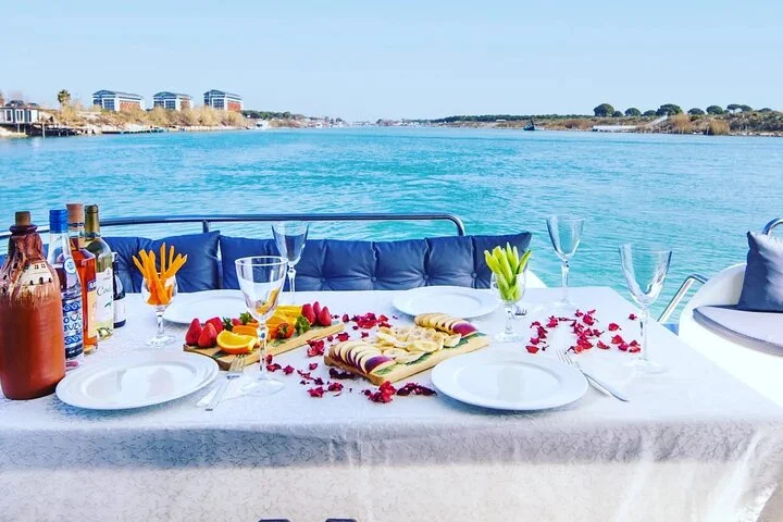Antalya Private Yacht Tour with Lunch and Transfers