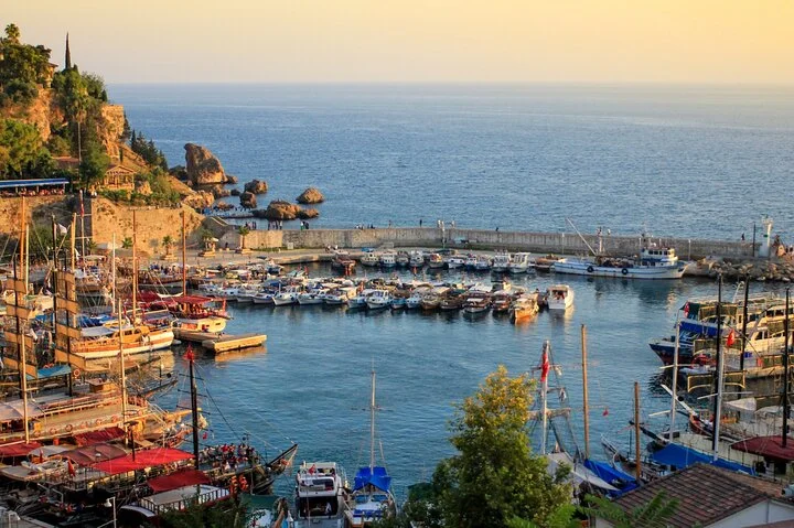 Antalya Scavenger Hunt and Self-Guided Audio Walking Tour