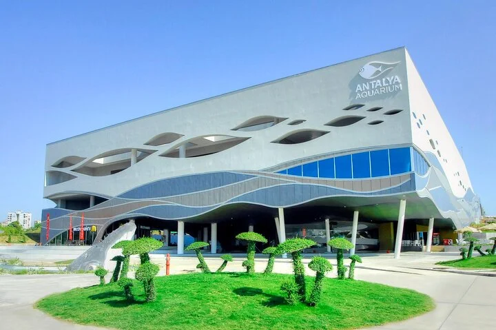 Antalya Tunnel Aquarium with Face2Face Transfers include