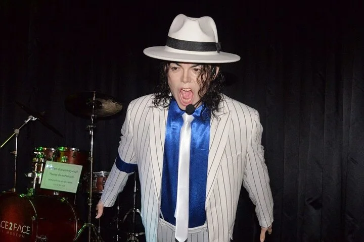 Antalya Tunnel Aquarium with Face2Face Transfers include