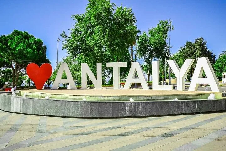 Arrival Transfer from Antalya Airport AYT to Antalya in Private Van