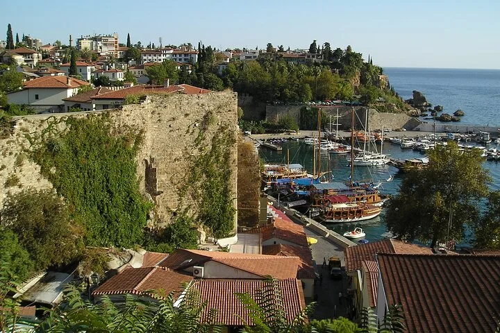 Arrival Transfer from Antalya Airport AYT to Antalya in Private Van