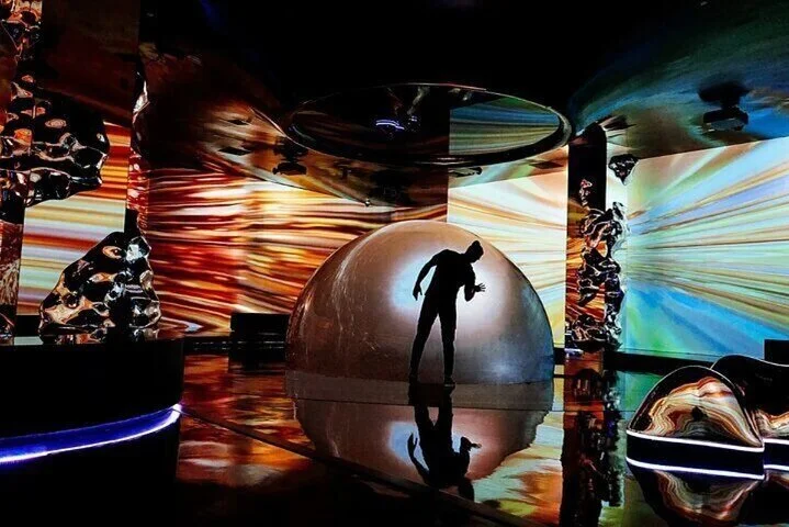 Aya Universe and Dubai Frame Combo