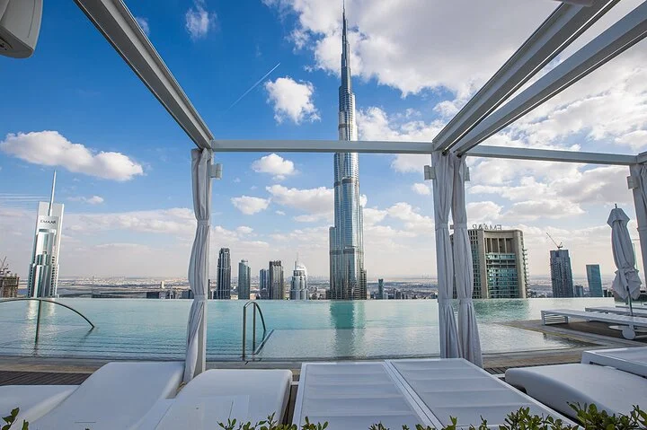 Business Lunch at CE LA VI Dubai Level 54 Address Sky Views Dubai