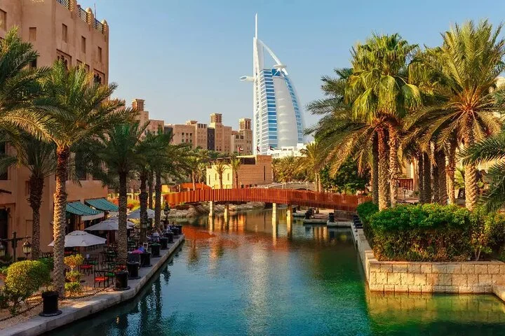 Customized Transit Tour with Pickup Included for Dubai Layover