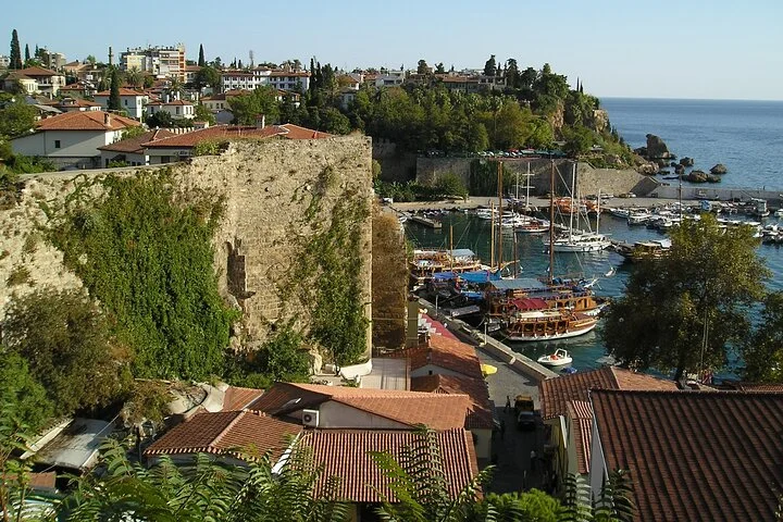 Departure Transfer from Antalya to Antalya Airport AYT in Private Van