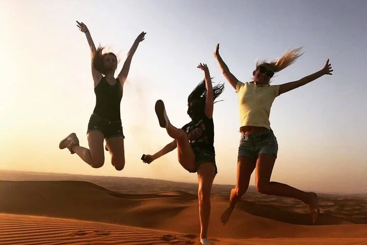 Desert Safari in 4x4 Car with BBQ Dinner and Belly Dance