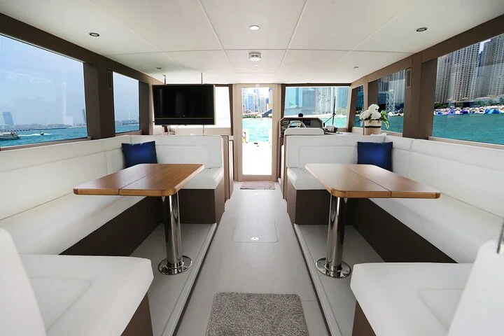 Dubai: 2-Hour Luxury Sunset Cruise with Food & Drinks