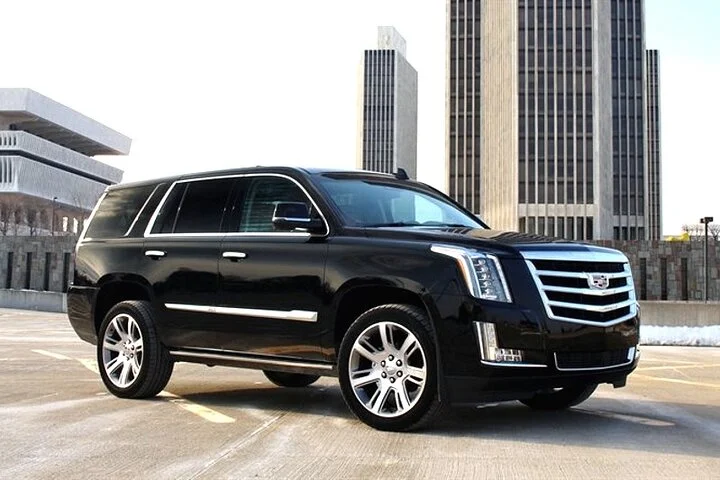 Dubai Airport DXB Round-Trip Private Transfer in Luxury Van