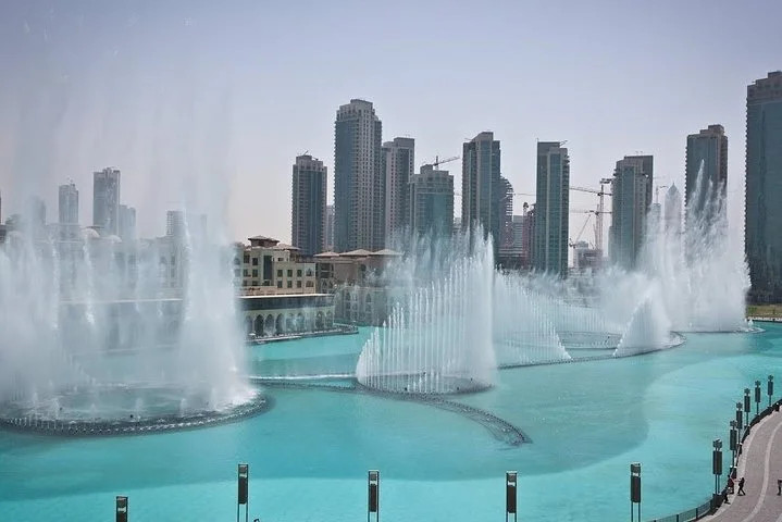 Dubai Airport DXB Round-Trip Private Transfer in Luxury Van