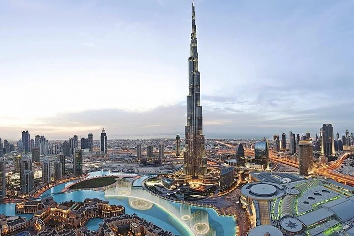 Dubai Airport DXB Round-Trip Private Transfer in Luxury Van
