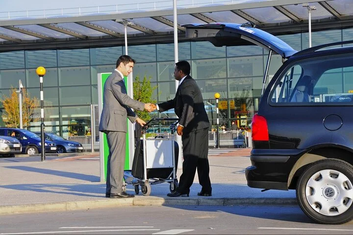 Dubai Airport Pickup & Drop Off Service