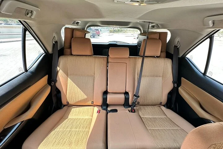 Dubai Airport: Private 1 Way Arrival OR Departure Transfer