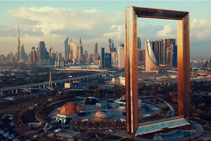 Dubai by Night: Private City Tour with Dubai Fountain Show