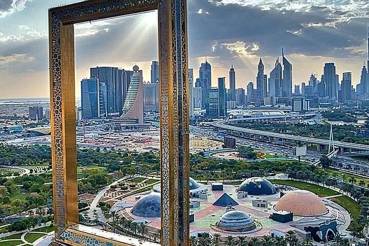 Dubai Combo: Dubai Frame with Miracle Garden Tickets