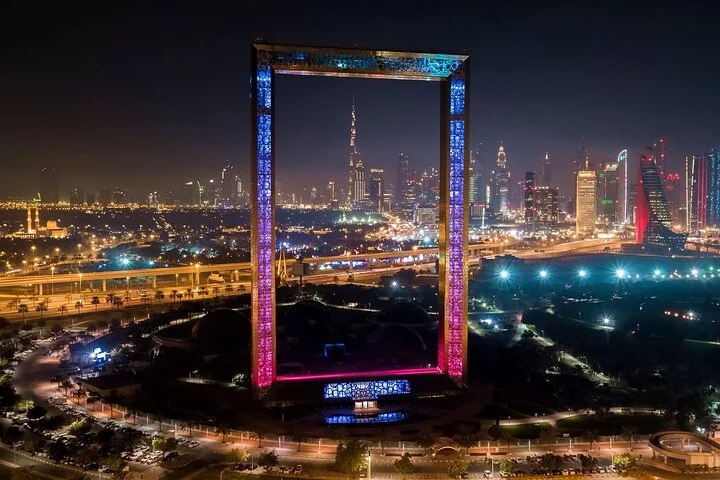 Dubai Combo: Dubai Frame with Miracle Garden Tickets