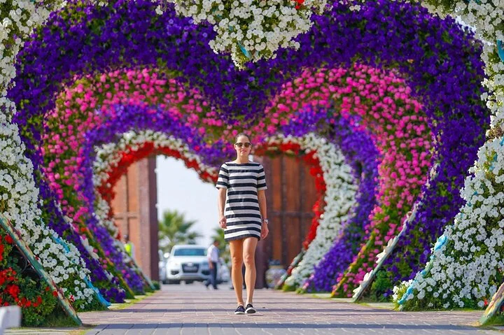 Dubai Combo: Dubai Frame with Miracle Garden Tickets