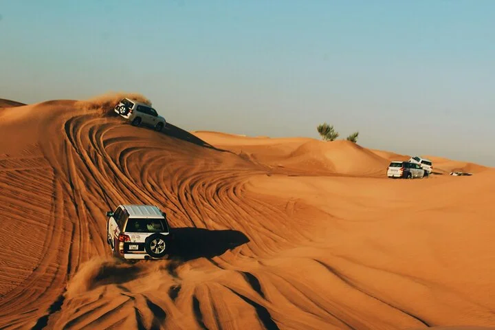 Dubai Desert Safari on Red Dunes – BBQ Dinner, Live Entertainment