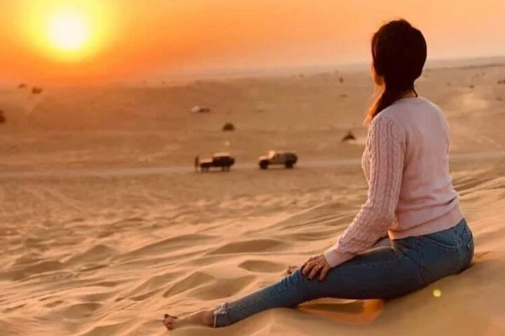 Dubai Desert Safari, sand boarding , BBQ dinner & Entertainment