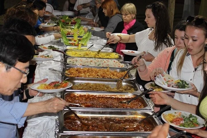 Dubai Desert Safari:BBQ Dinner, Dune Bashing & Live Entertainment