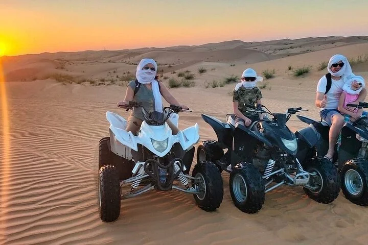 Dubai Desert Safari:BBQ Dinner, Dune Bashing & Live Entertainment