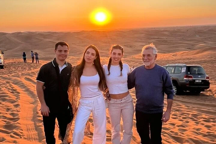 Dubai Desert Safari:BBQ Dinner, Dune Bashing & Live Entertainment