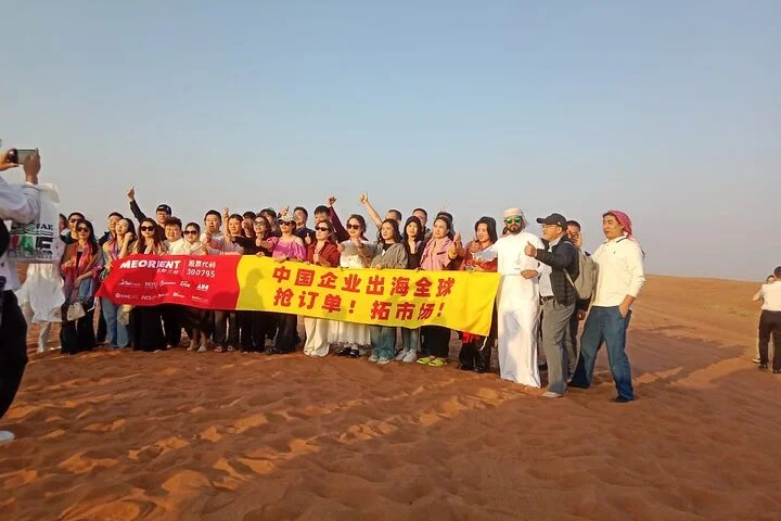 Dubai Desert Safari:BBQ Dinner, Dune Bashing & Live Entertainment