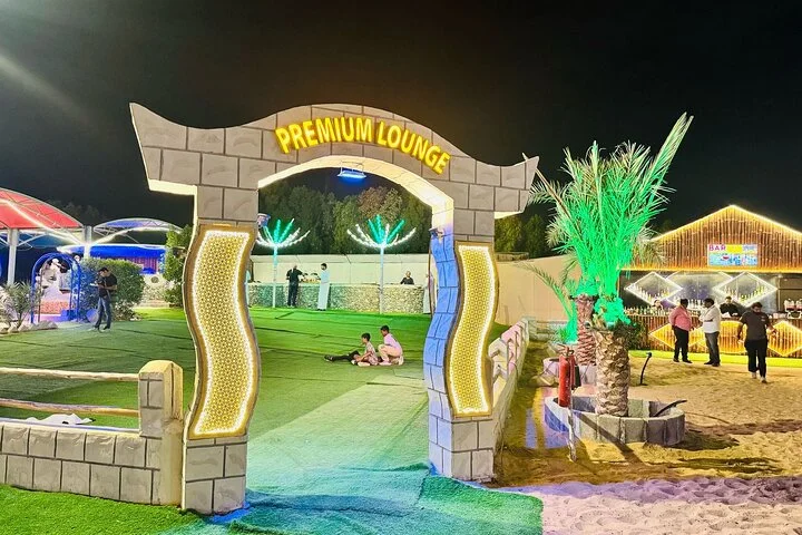 Dubai Desert Safari:BBQ Dinner, Dune Bashing & Live Entertainment