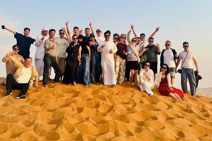 Dubai Desert Safari:BBQ Dinner, Dune Bashing & Live Entertainment
