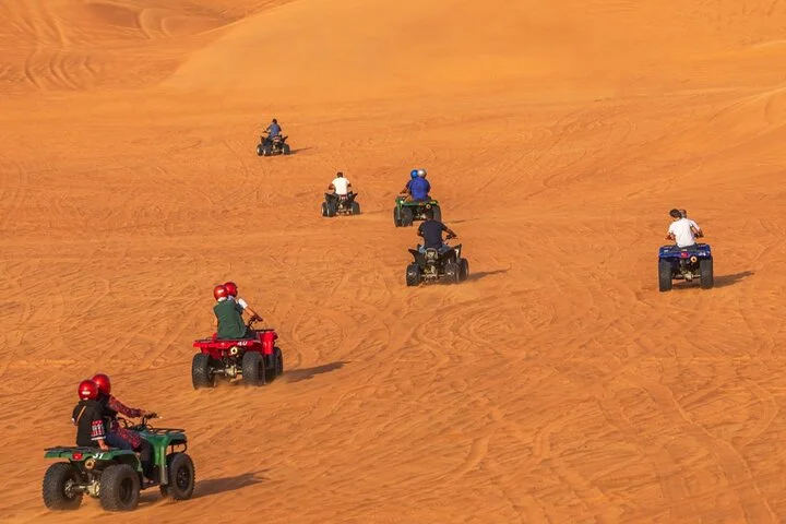 Dubai Desert Safari:BBQ Dinner, Dune Bashing & Live Entertainment