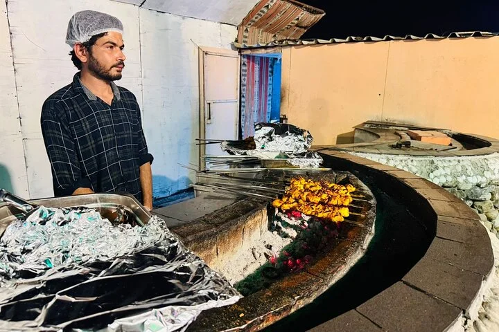 Dubai Desert Safari:BBQ Dinner, Dune Bashing & Live Entertainment