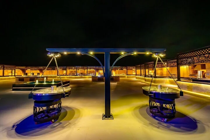 Dubai Desert Safari:BBQ Dinner, Dune Bashing & Live Entertainment