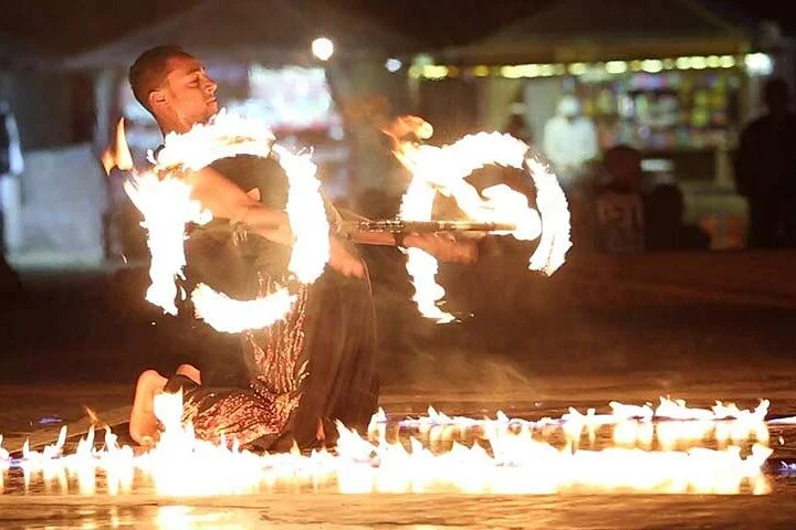 Dubai Desert Safari:BBQ Dinner, Dune Bashing & Live Entertainment