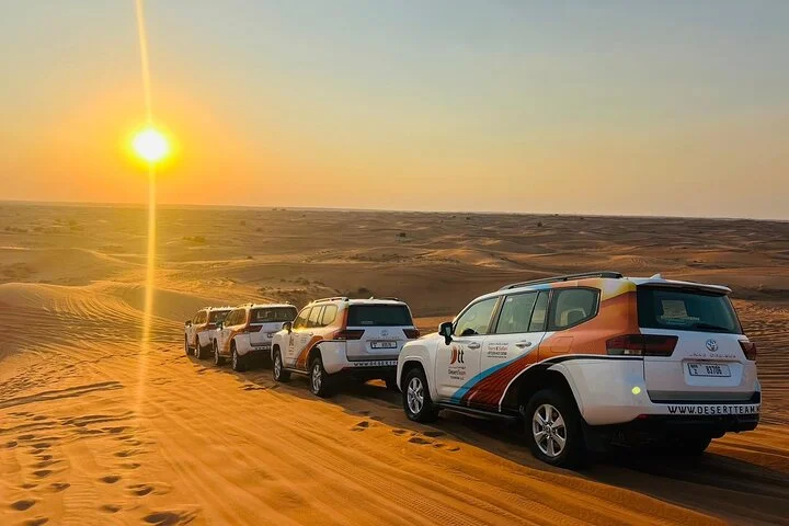 Dubai Desert Safari:BBQ Dinner, Dune Bashing & Live Entertainment