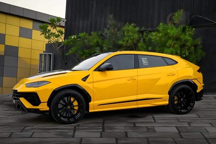 Dubai Downtown Luxury Car Rental