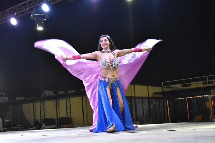 Dubai Evening Desert Adventure – 30-Min Buggy, BBQ & Live 5 Shows