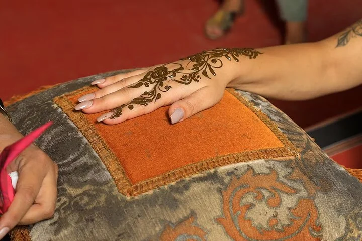 Dubai Evening Desert Safari Dune Bashing, BBQ Dinner & Live Shows