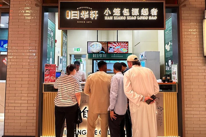 Dubai Food Tour with Access to Burj Khalifa Bar & 6 Food Tastings