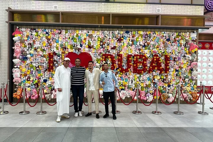 Dubai Food Tour with Access to Burj Khalifa Bar & 6 Food Tastings