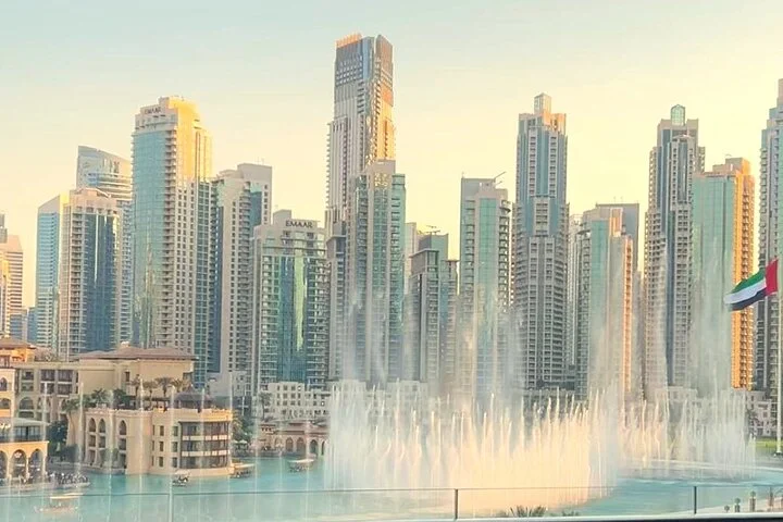 Dubai Food Tour with Access to Burj Khalifa Bar & 6 Food Tastings