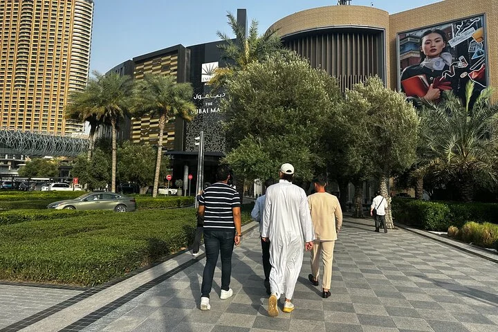 Dubai Food Tour with Access to Burj Khalifa Bar & 6 Food Tastings